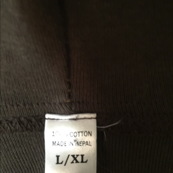 Long pointed hoodie with spiral embroidery trim. - Picture 8 of 8